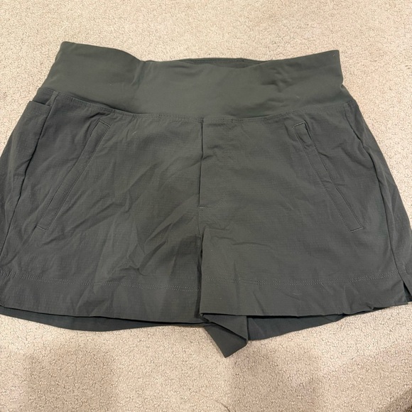 Athleta Trekkie North Short - Picture 2 of 4